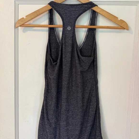 Lululemon tank - Picture 4 of 4